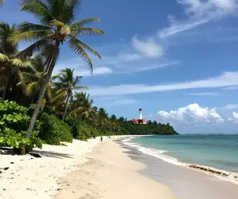 Descubra a Praia do Farol Velho: Um Paraíso no Pará